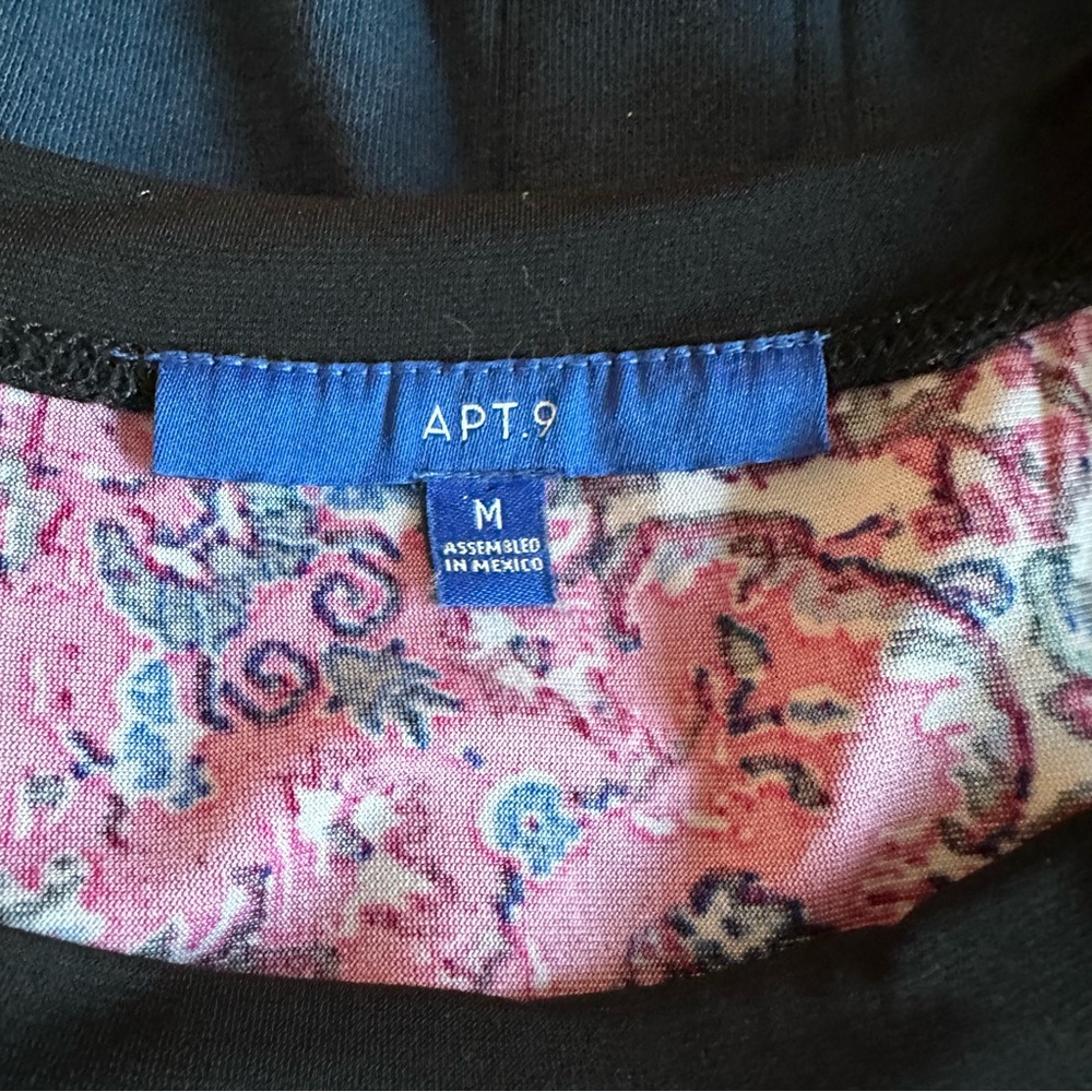 Apt 9 blouse. - Picture 2 of 4
